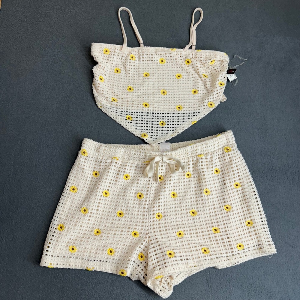 No Boundaries Shorts Set Women XL Cream Daisy Crochet Handkerchief Cami 2pc NEW
